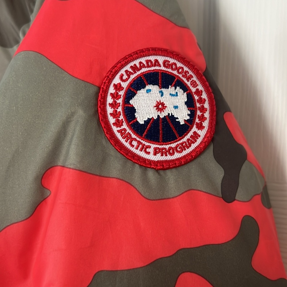 Authentic Canada Goose Jacket - image 5